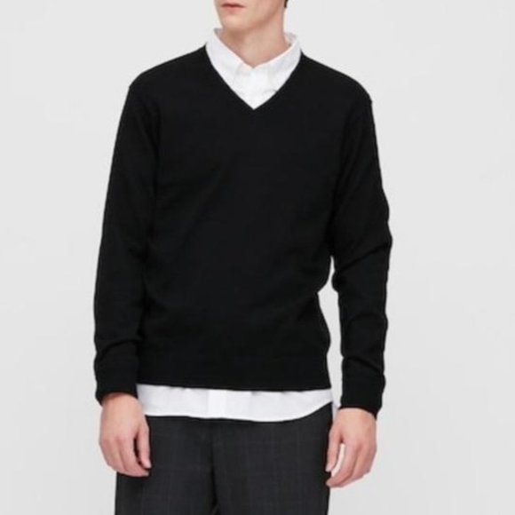Men's Uniqlo V-Neck Sweater - Picture 1 of 4